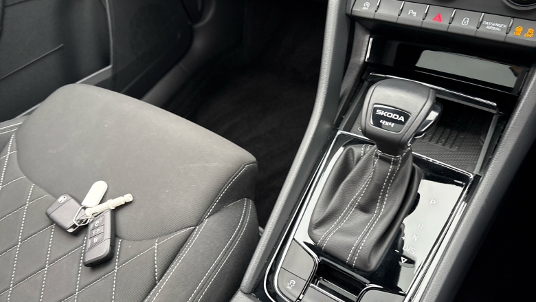 Skoda Karoq 2.0 TSI Sportline 4x4 5dr DSG Petrol Estate